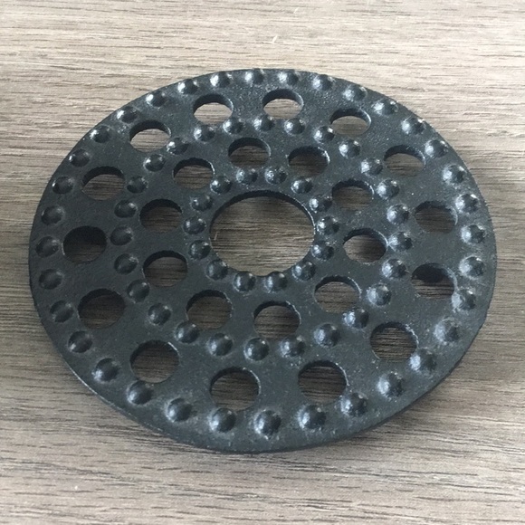 Cast iron tea warmer - Picture 3 of 7